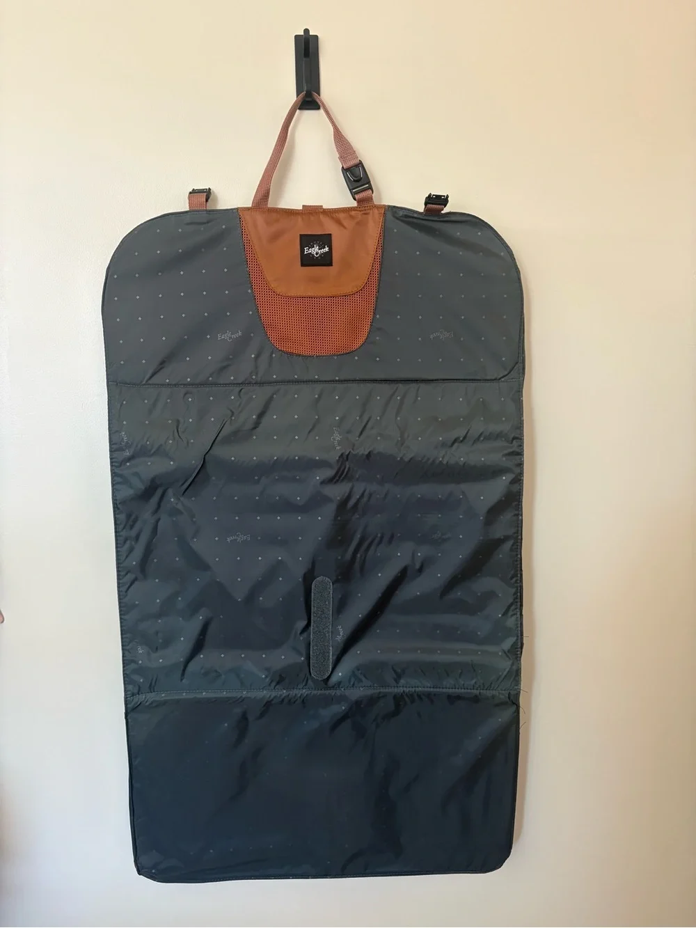 Eagle Creek Travel Gear Garment Bag Gray Brown Pack-It Suit Dress Carrier NWOT